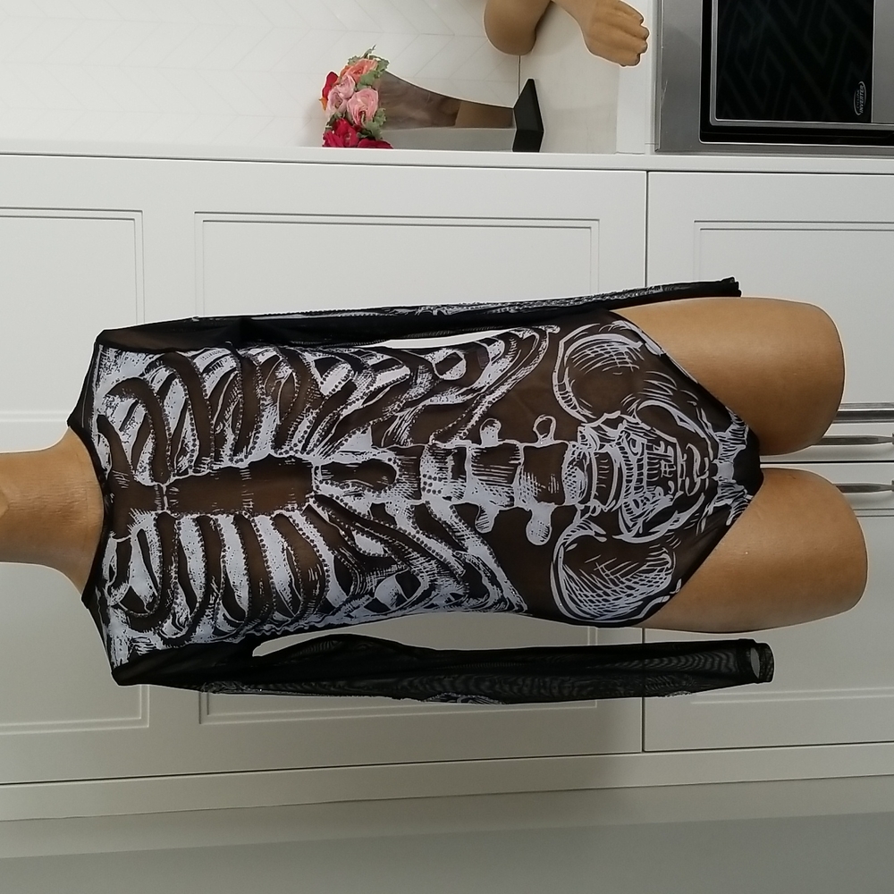 Missguided Sheer Skeleton top sz 4